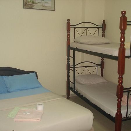 Casavilla Travellers Lodge Куала-Лумпур Номер фото